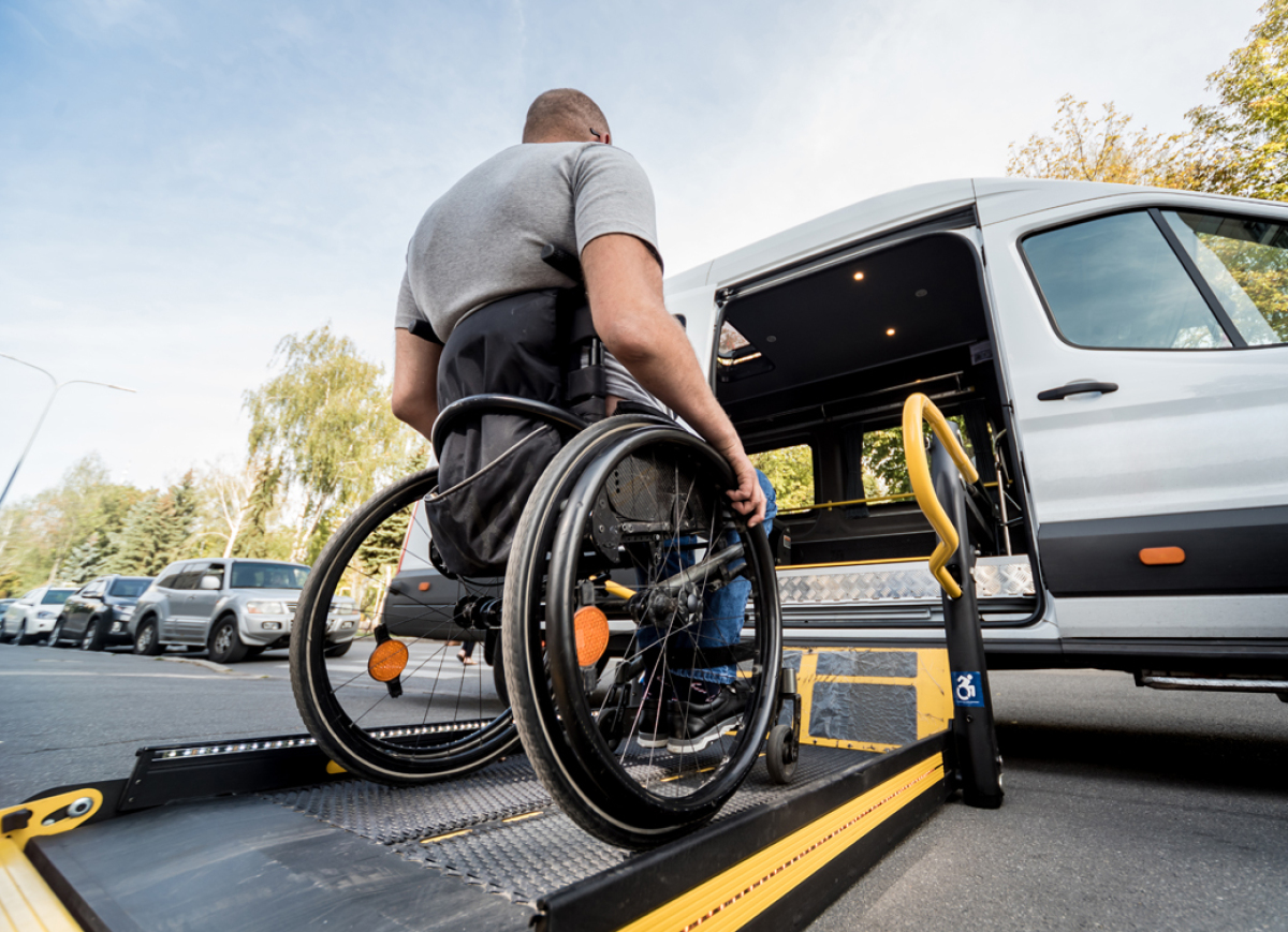 invalid, invalidný vozík, ťzp, špeciálne auto