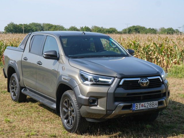 Toyota Hilux 2,8 DoubleCab (2021)
