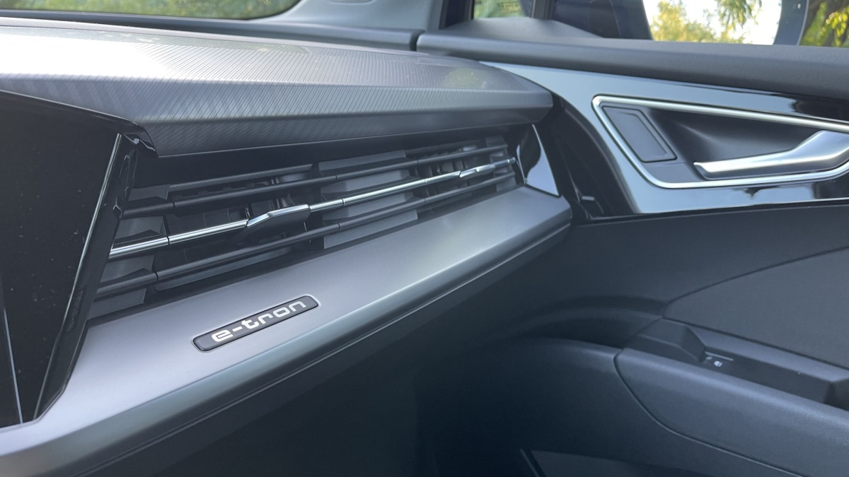 Audi Q4 50 e-tron quattro (2021)