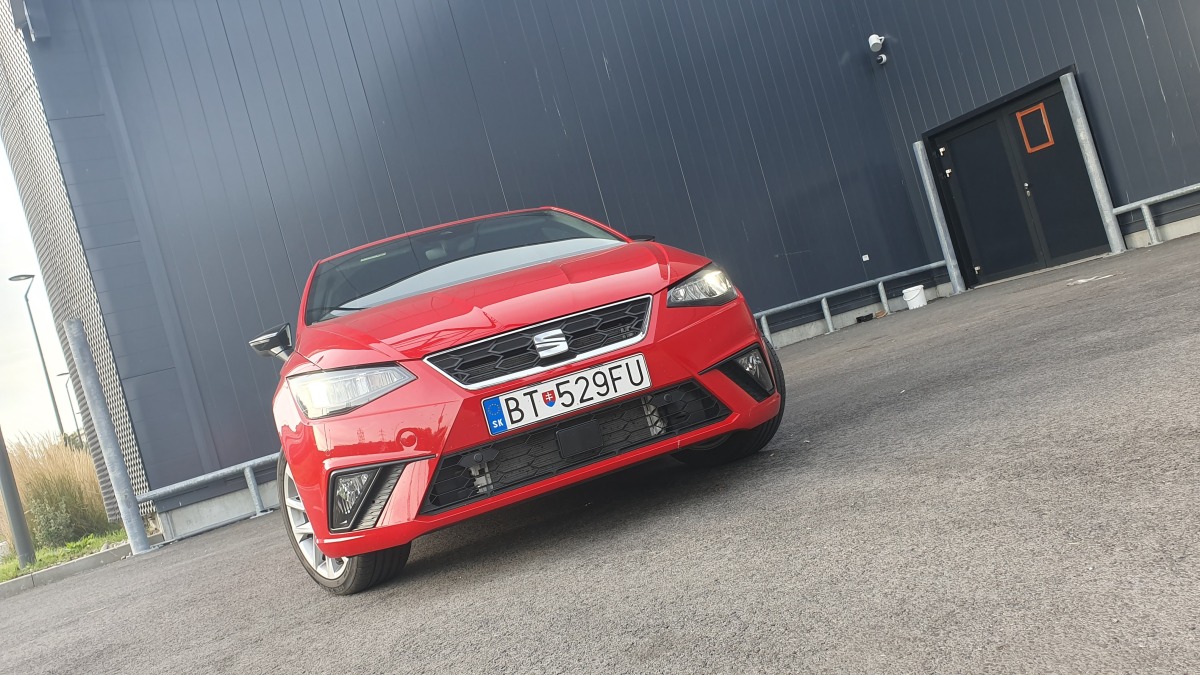 SEAT Ibiza 1,0 TSI 110 a Ibiza FR 1,5 EVO (2021)