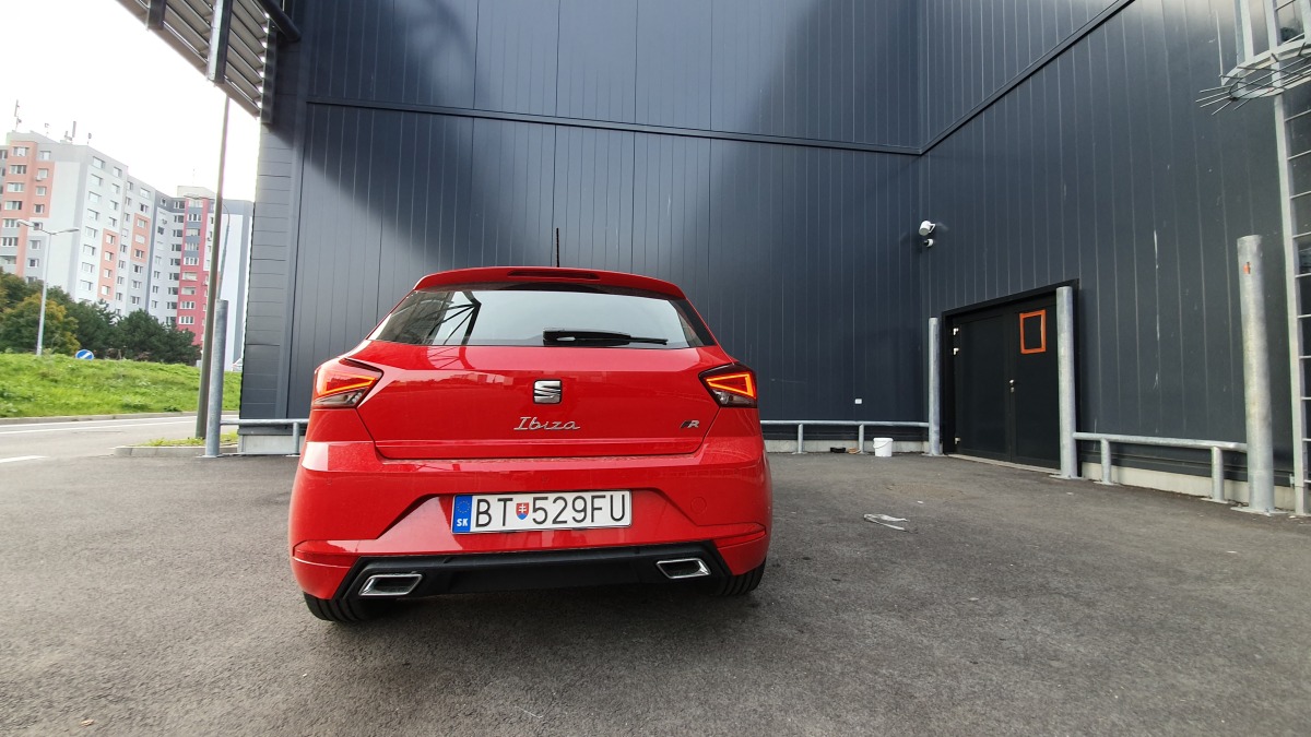 SEAT Ibiza 1,0 TSI 110 a Ibiza FR 1,5 EVO (2021)