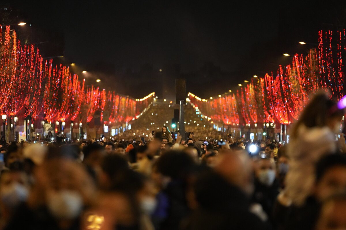 Francúzsko, Nový rok 2022, oslavy Paríž