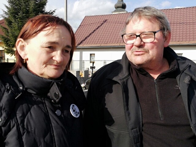 Rodičia Jana a Jozef Kuciakovci na cintoríne