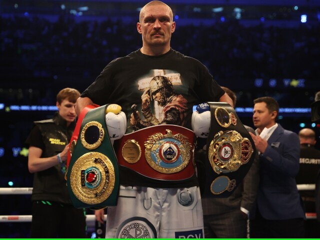 Viacnáosbný majster sveta Oleksandr Usyk po výhre nad Anthonym Joshuom vlani v septembri.