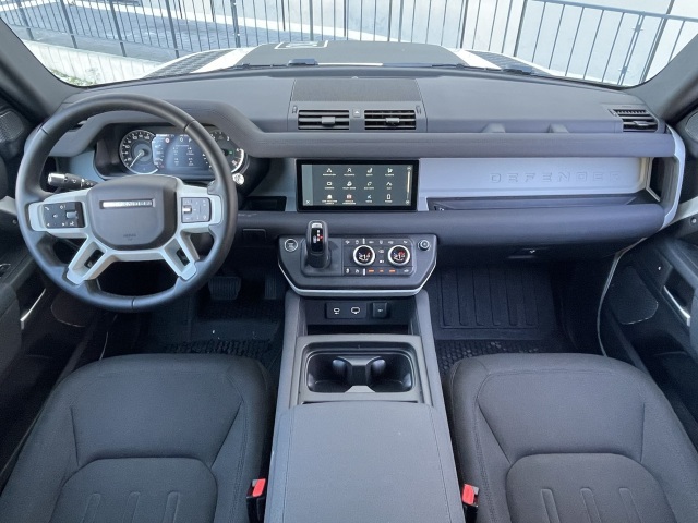 Land Rover Defender 110 D200 (2022)