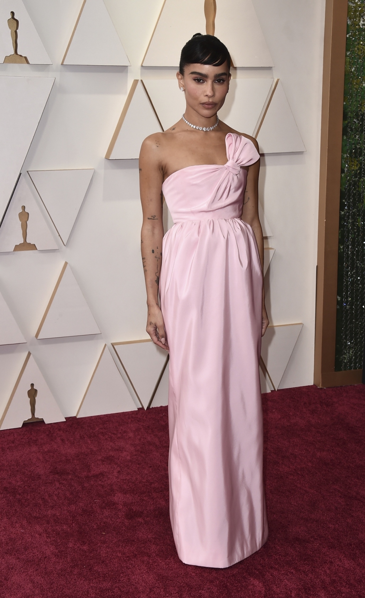 94th Academy Awards - Zoe Kravitz v šatách z dielne Saint Laurent. 