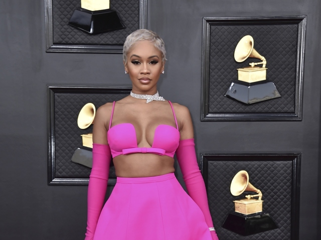 Saweetie v kreácii Valentino