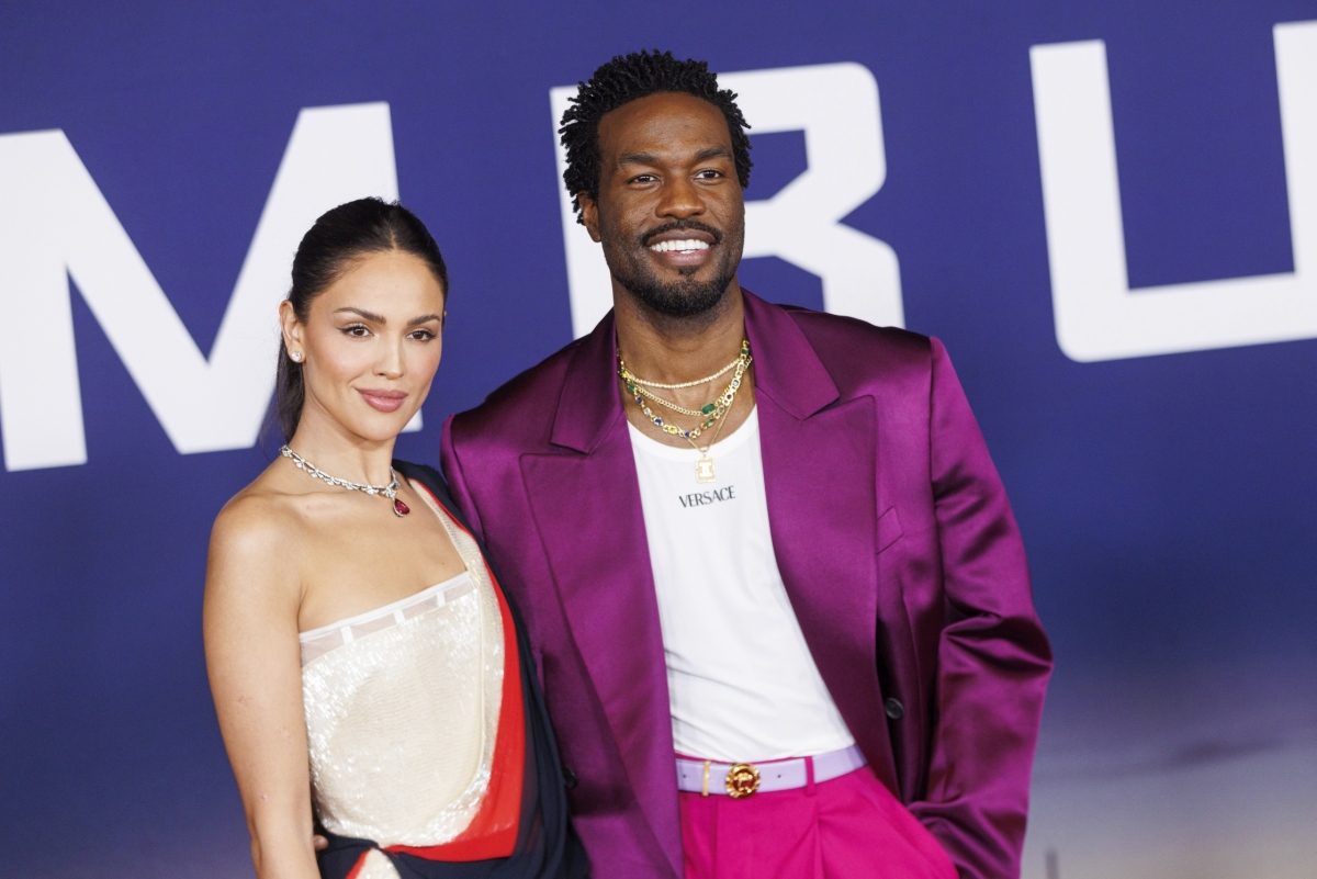 Herečka Eiza Gonzalez a jej kolega Yahya Abdul-Mateen II