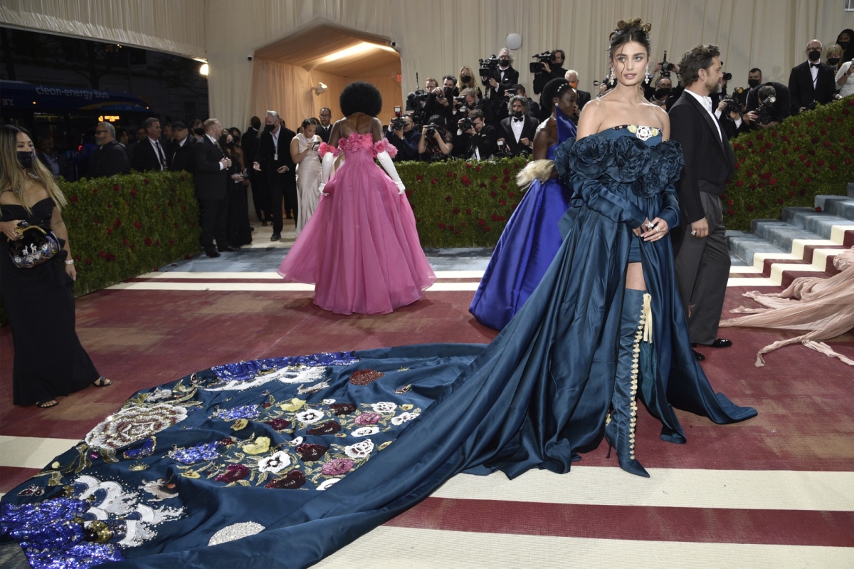 Americká topmodelka Taylor Hill na podujatí MET Gala. 