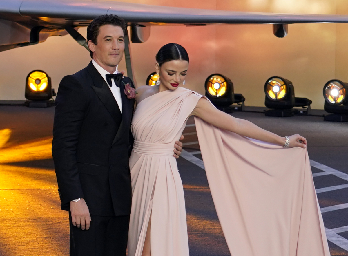 Herec Miles Teller a jeho manželka Keleigh Sperry.