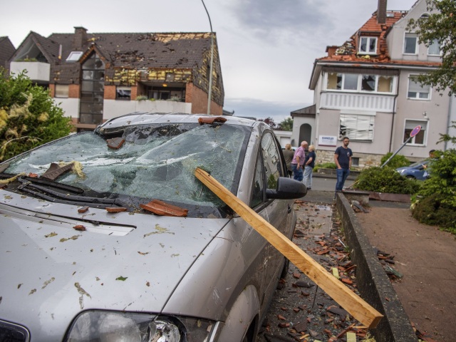 Počasie / Búrka / Auto / Paderborn /