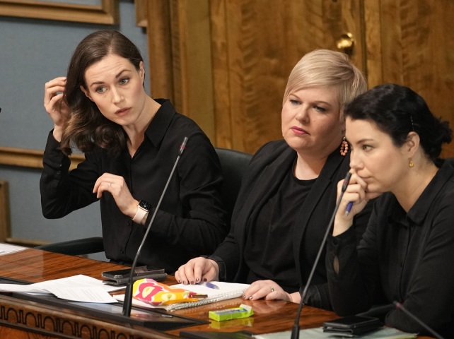 Sanna Marin, Annika Saarikko, Emma Kari