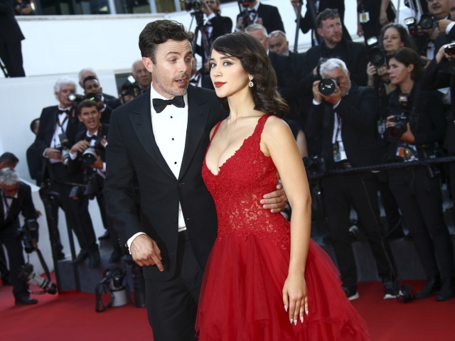 Herec Casey Affleck a jeho kolegyňa Caylee Cowan.