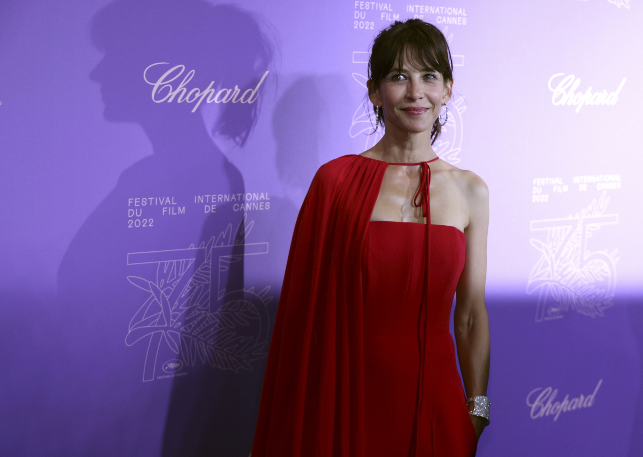 Herečka Sophie Marceau pózuje fotografom v Cannes.