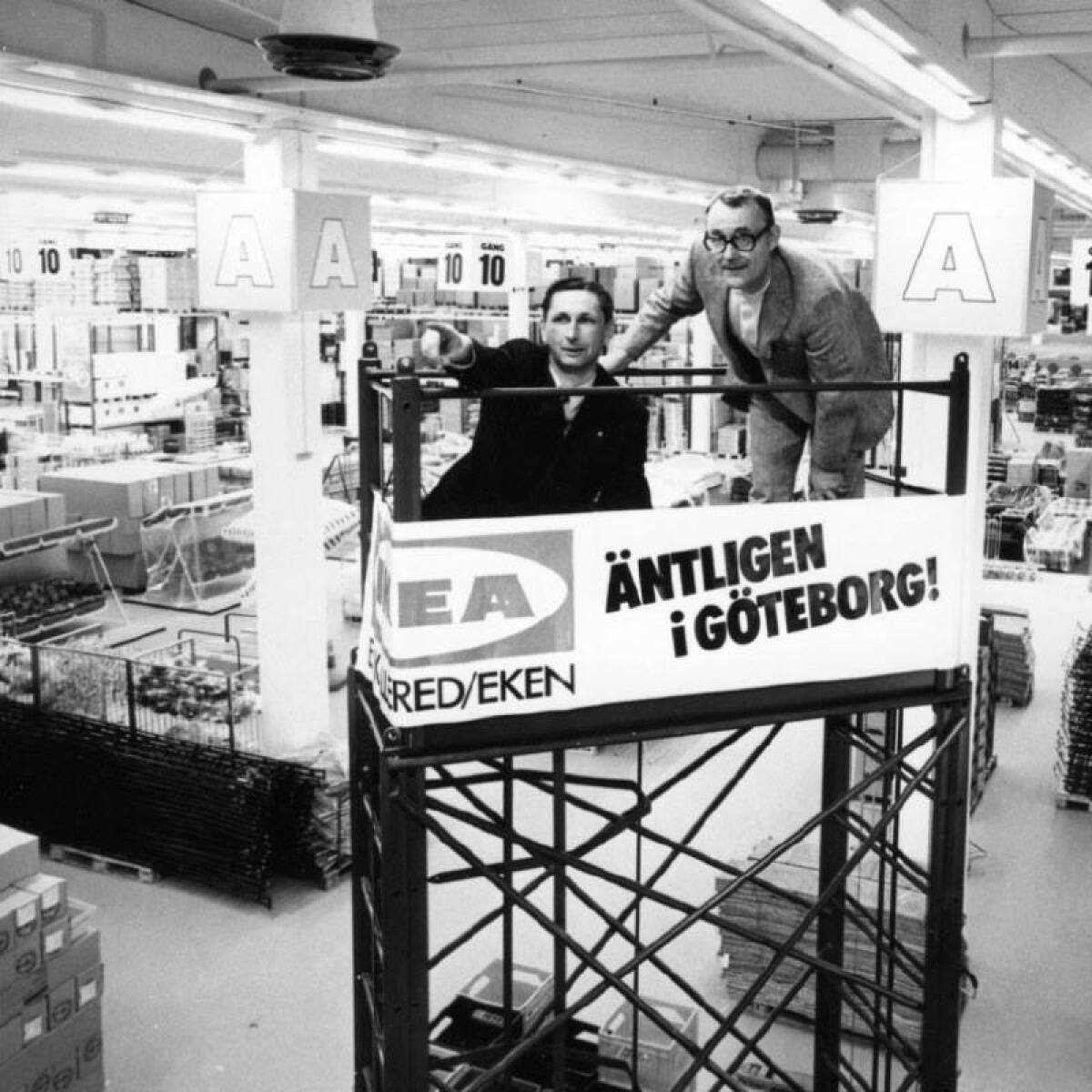 Ingvar pri otvoreni obchodneho domu IKEA v Goeteborgu 1972