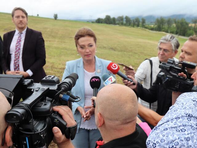 Primátorka Andrea Turčanová zvolala pracovné stretnutie priamo v teréne.