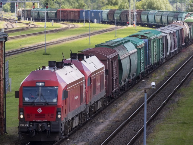 Kaliningrad / Vlak / Železnica / Koľaj / Preprava / Tovar /