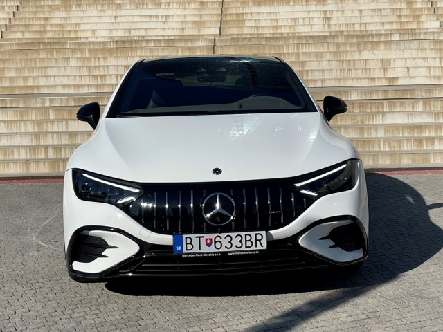 Mercedes-Benz EQE 43 AMG - test 2022