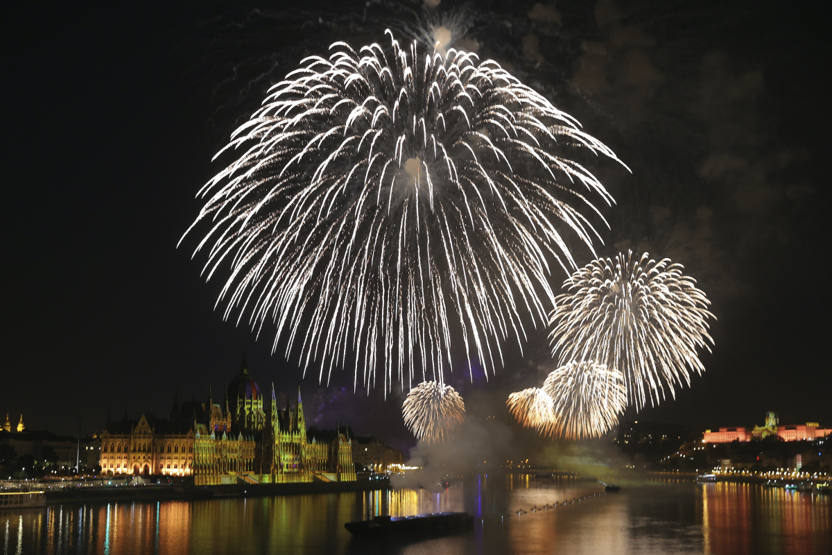 Maďarsko, Budapešť, ohňostroj
