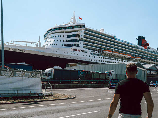 Milan bez mapy, Queen Mary 2