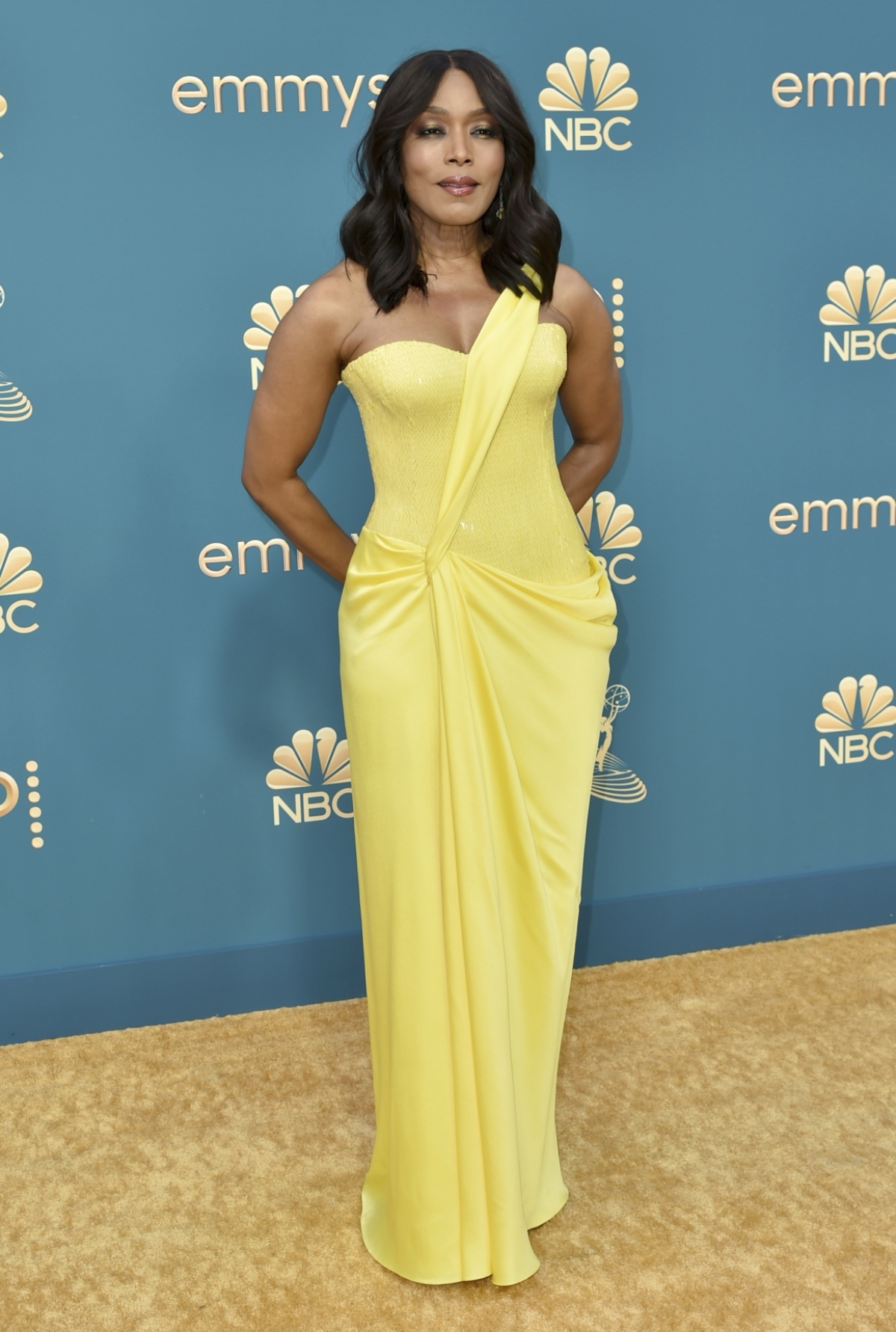 Angela Bassett 