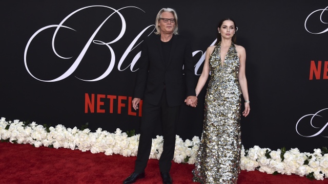 Režisér Andrew Dominik a hlavná hviezda jeho nového filmu Blonde Ana de Armas.