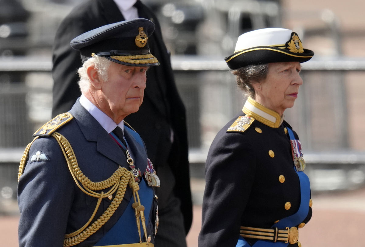 kráľ Karol III. a jej dcéra - princezná Anne. 