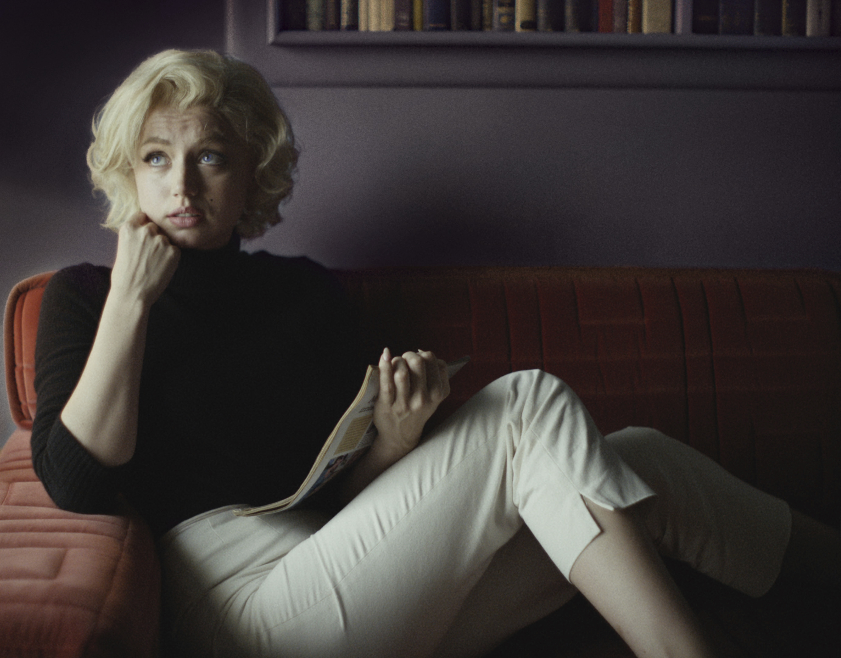Herečka Ana de Armas ako Marilyn Monroe vo filme Blonde.