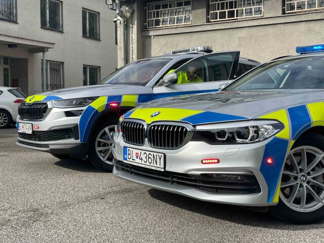 Policajne auta  12 of 23 
