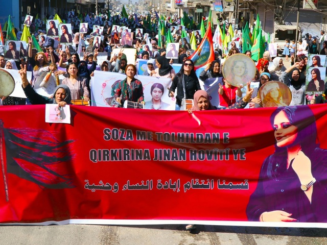 Sýria Irán Amíníová protest