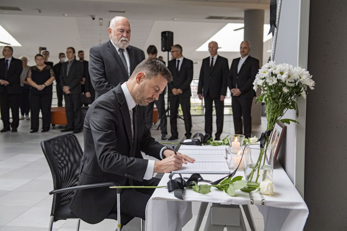 SR UK STU FIIT študenti minúta ticha premiér BAX