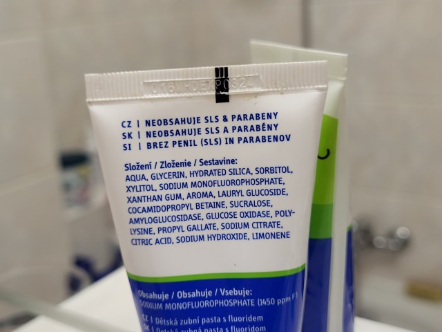 Ak trpíte často aftami, zvážte, či nepoužívať radšej pasty bez penidla SLS.