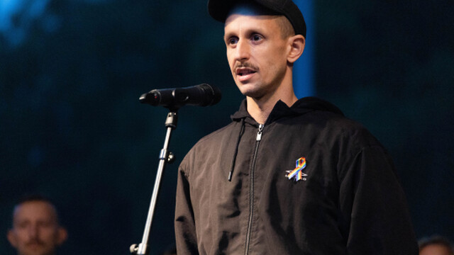 Roman Samotný, majiteľ podniku Tepláreň pri svojom prejave na pochode po teroristickom útoku na Zámockej.