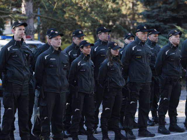 policajti polícia