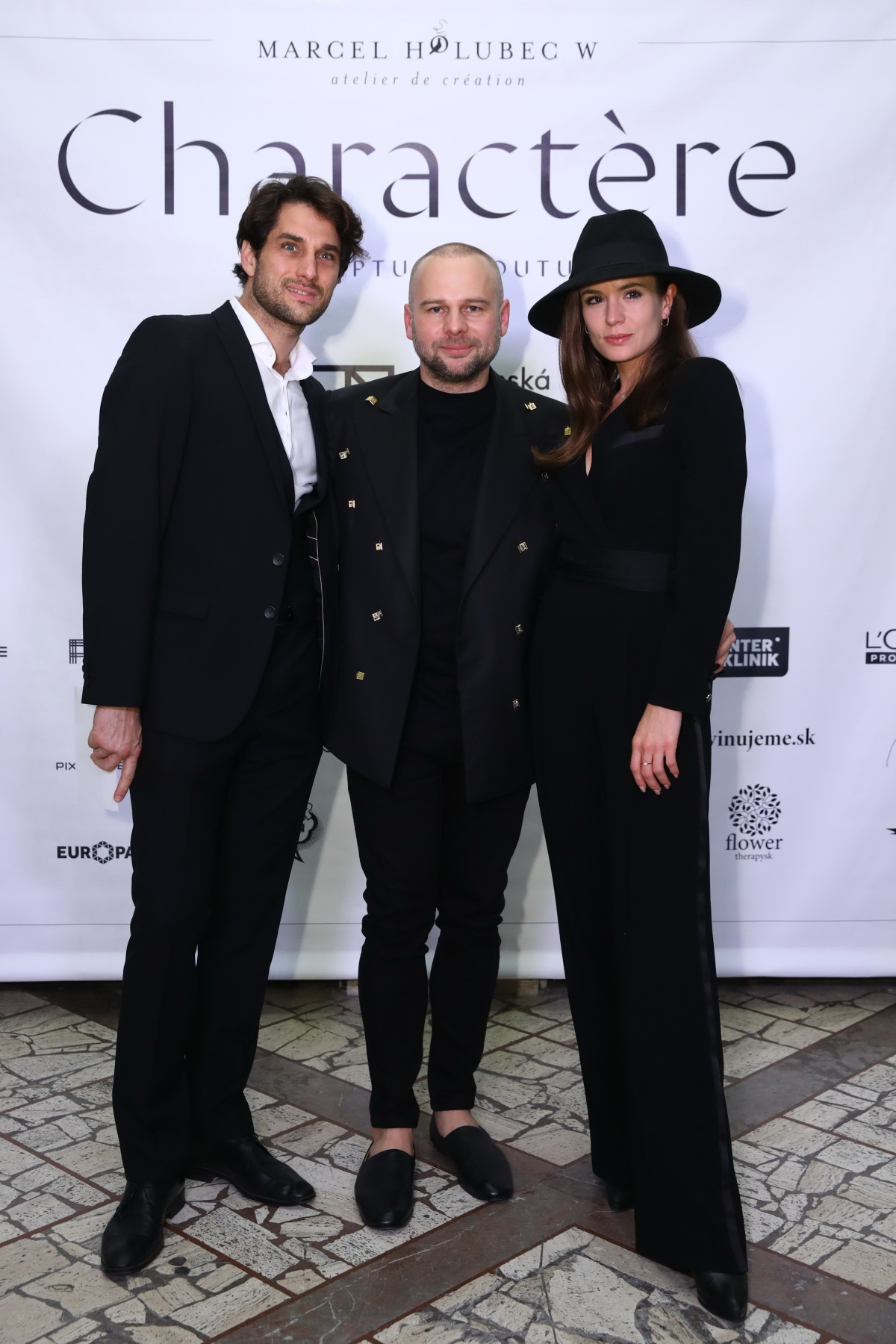Marcel Holubec (v strede) a spolu s ním tanečník a choreograf Martin Winter