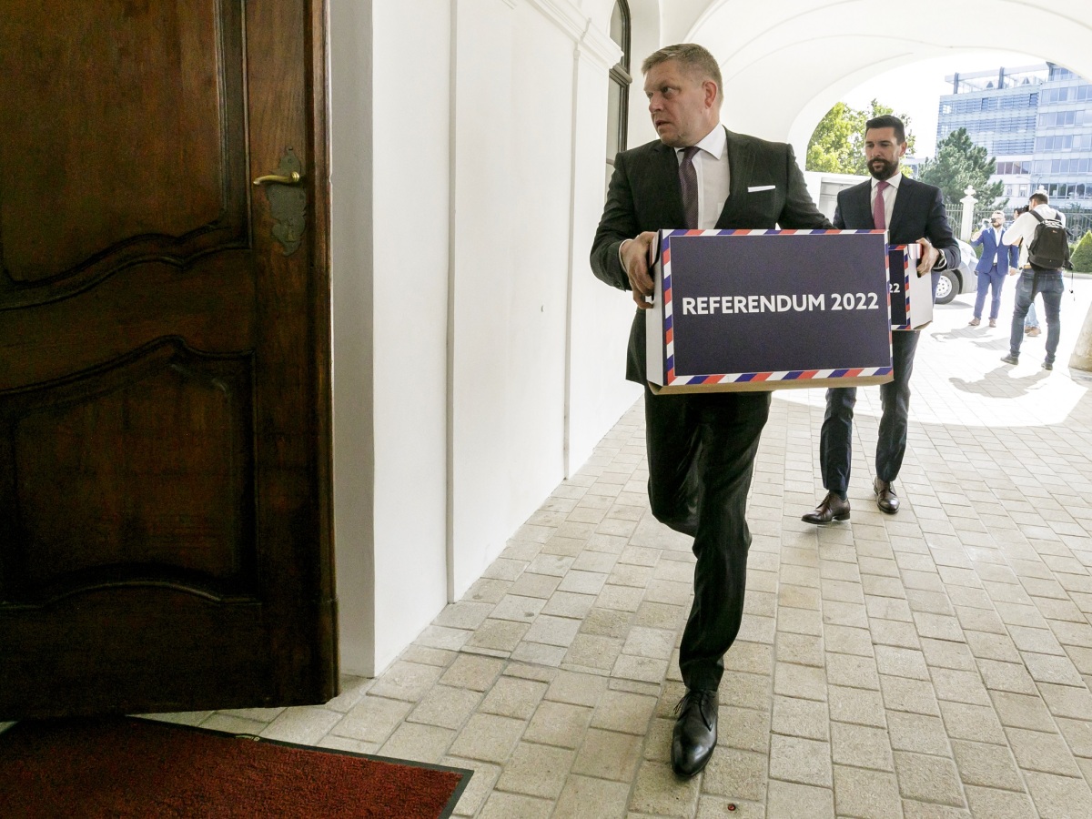 Referendum / Robert Fico /