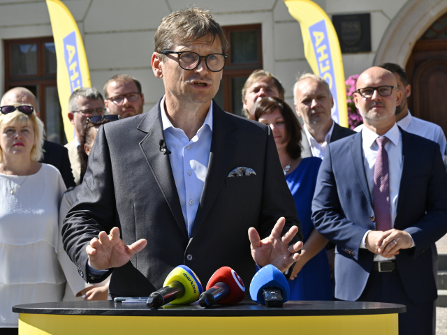 Tlačová konferencia primátora mesta Prešov Františka Oľhu.