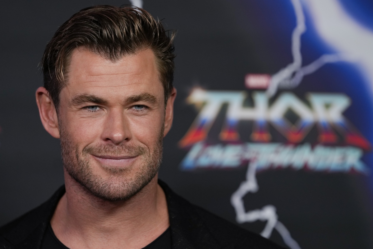 Chris Hemsworth, vyzlečení pred kamerou, nepoužívať inde
