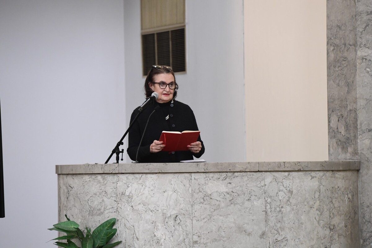 Eva Holubová