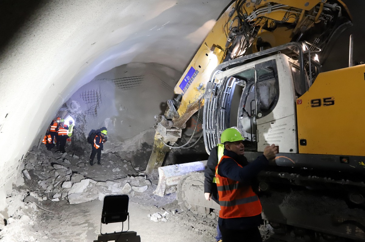 tunel čebrať