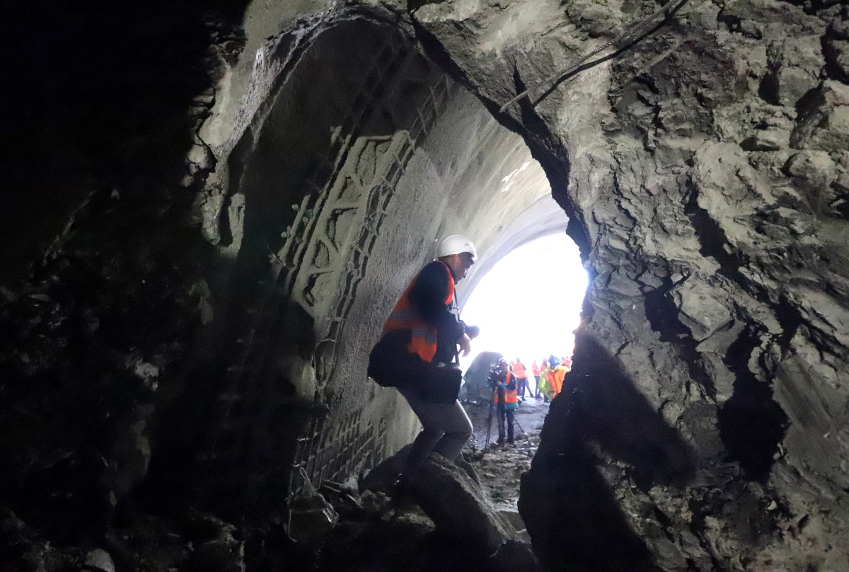tunel čebrať
