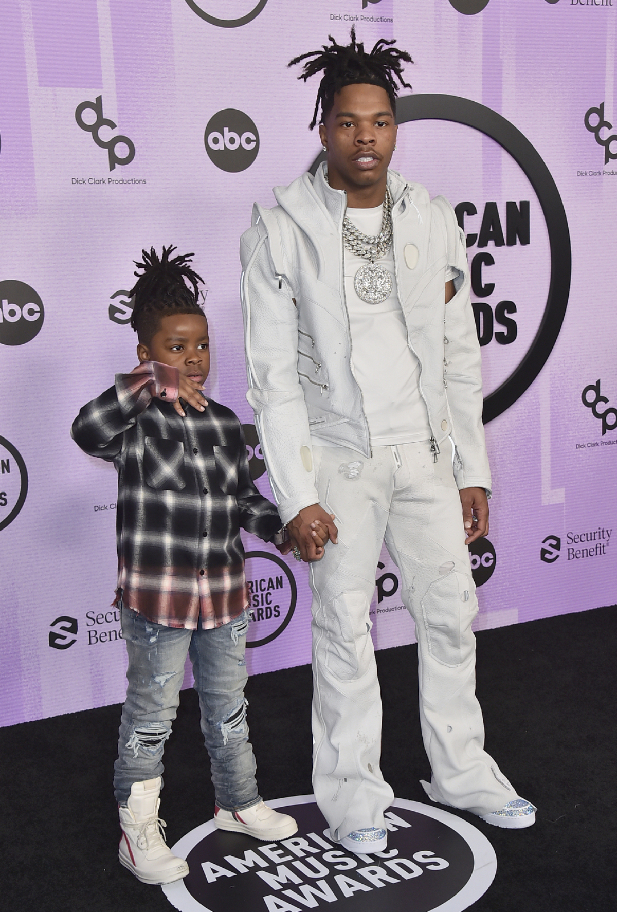 Raper Lil Baby a jeho syn Jason Jones.