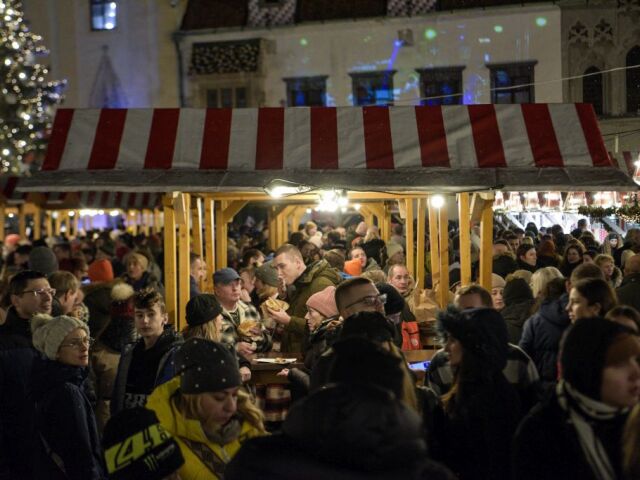 Bratislava Vianočné Trhy Rozsvietenie Stromček
