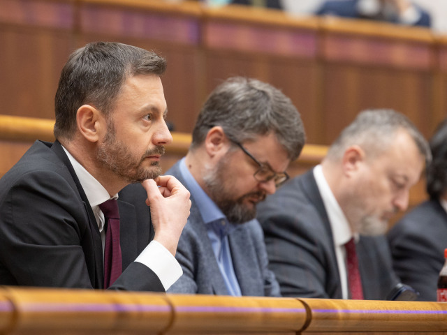parlament, odvolávanie Hegera,