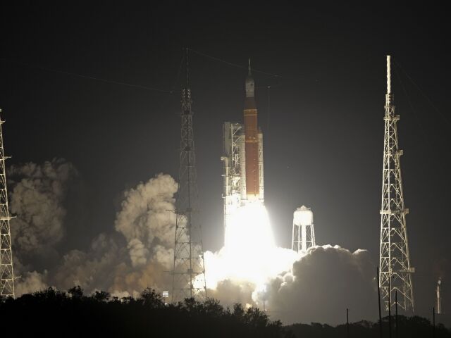 USA NASA Artermis Mesiac SLS Štart