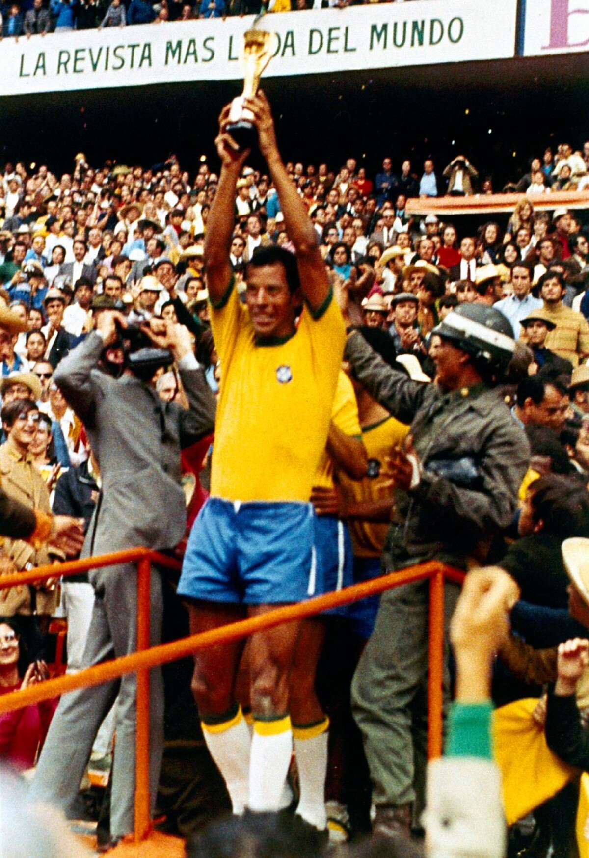 3. Carlos Alberto Torres
