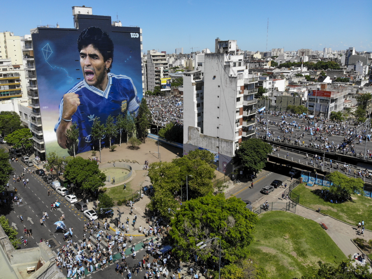 12 Maradona