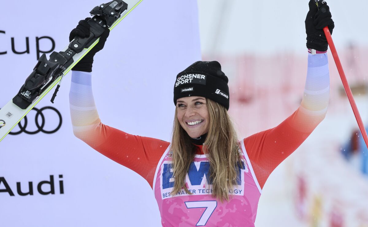 17. Corinne Suterová