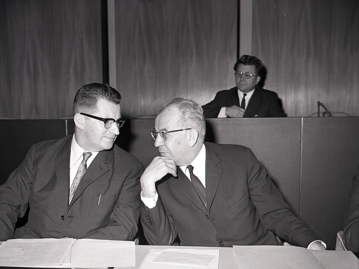 Lubomír Štrougal / Gustáv Husák /