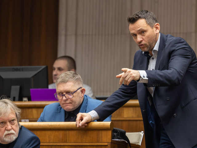Fico, parlament, Krošlák